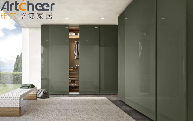 カスタマイズされたサイズ スライドドア クローゼット 高光沢 漆器 鏡効果