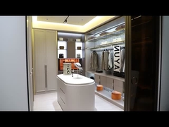 現代のスマートウォーク・イン・クローゼット