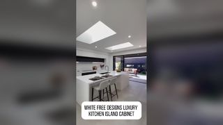 ホワイトフリーデザインの高級アイランドキッチン